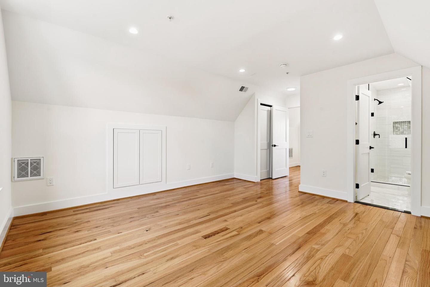 512 Bickford Avenue photo 44