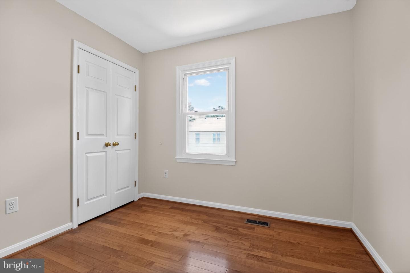 220 Pender Place photo 17