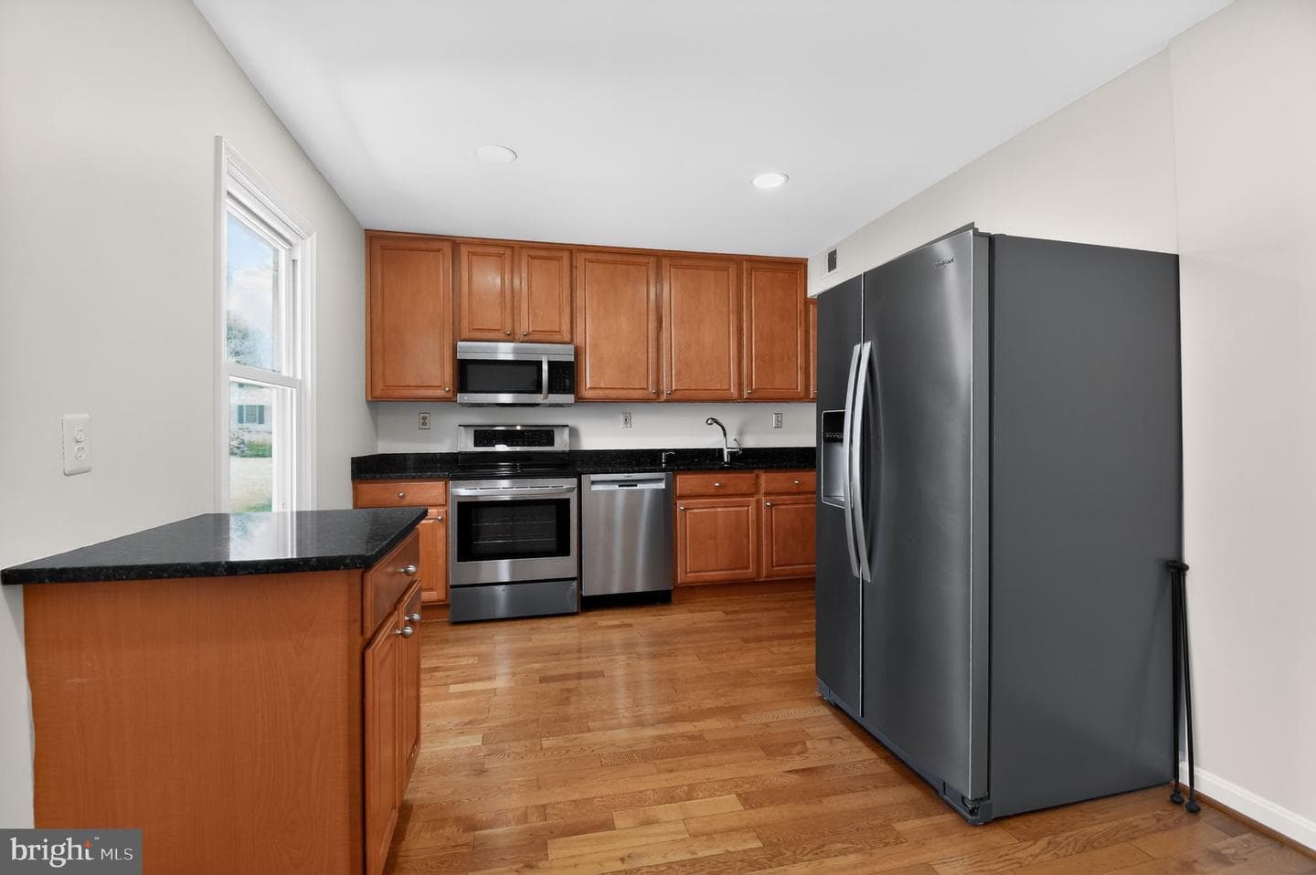 220 Pender Place photo 3