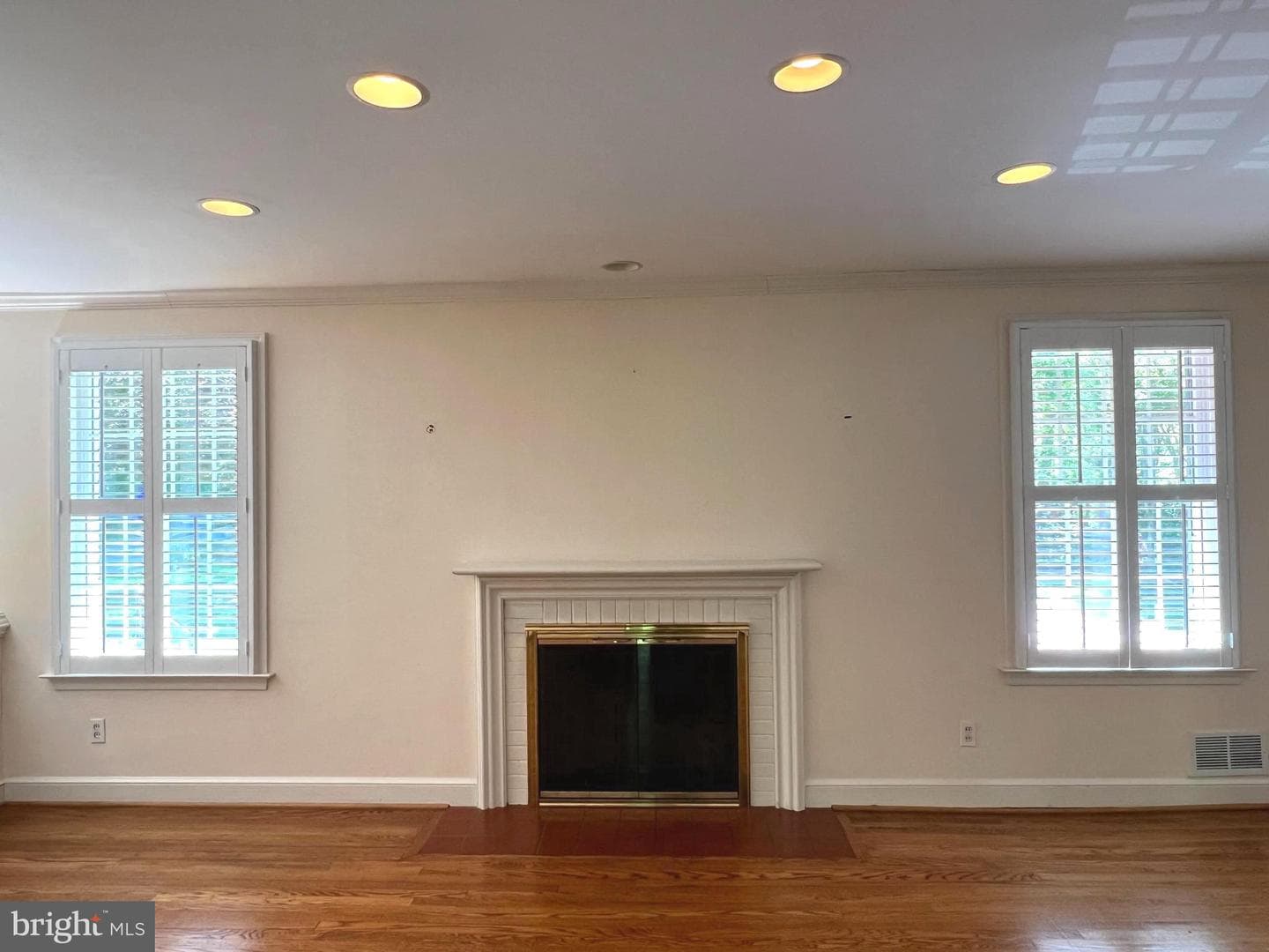 6907 Wilson Lane photo 3