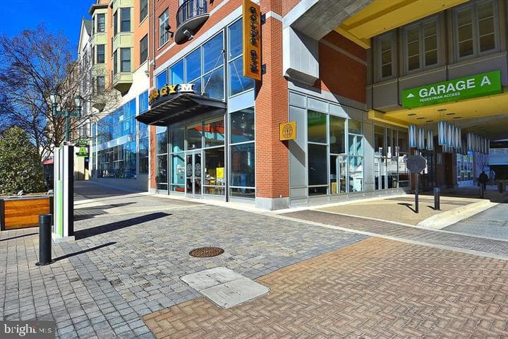 25 Williams Street photo 38