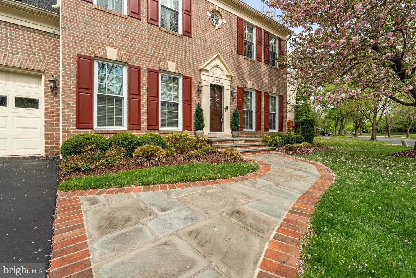 7805 Heritage Farm Drive photo 4