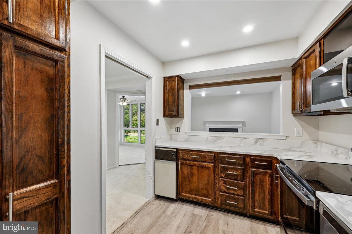 5705 Brewer House Circle #101 photo 10