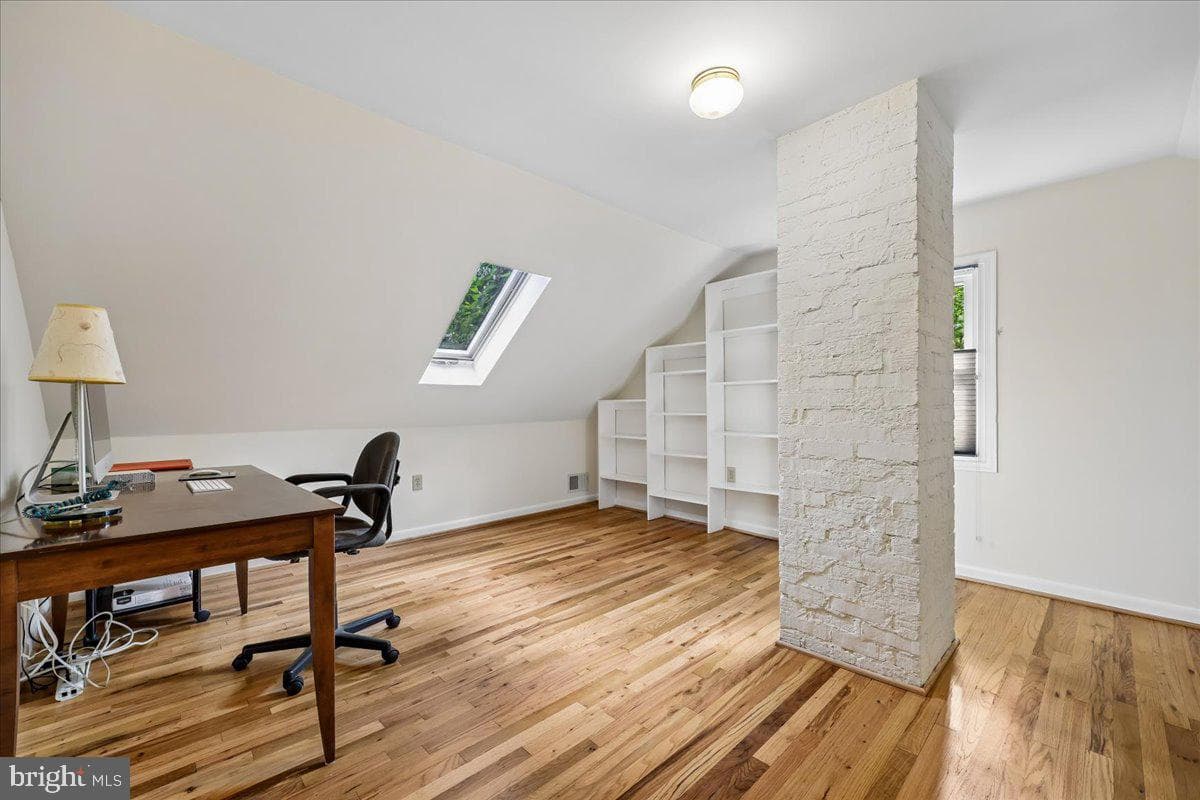 9 Pine Avenue photo 17