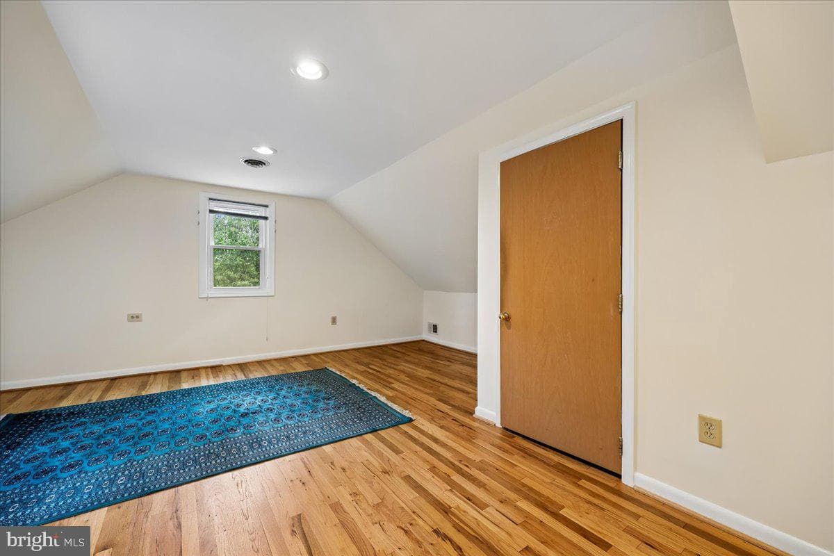 9 Pine Avenue photo 53