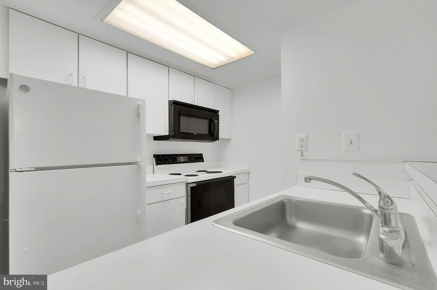 913 Hillside Lake Terrace #412 photo 14