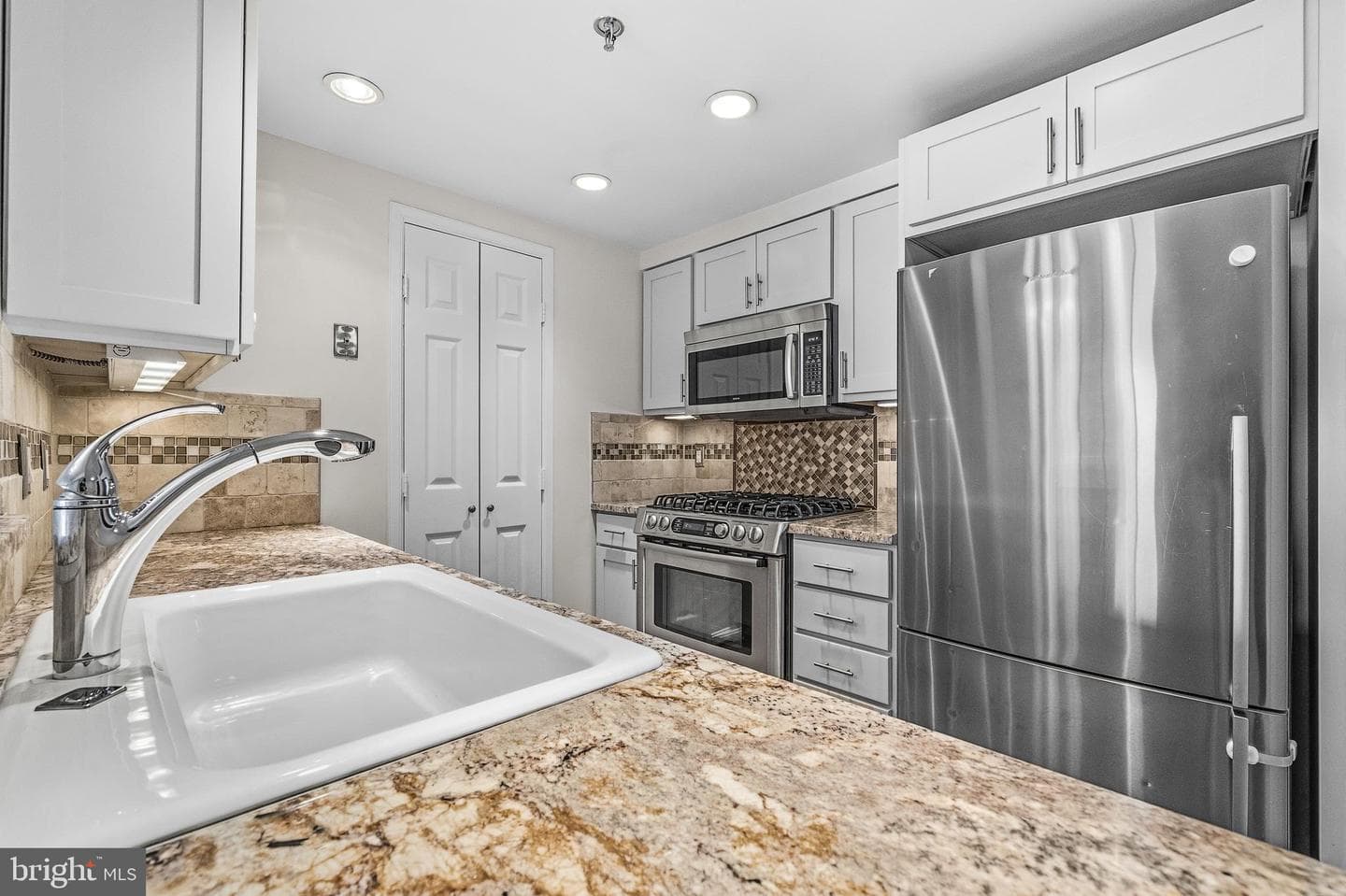 4808 Moorland Lane #607 photo 11