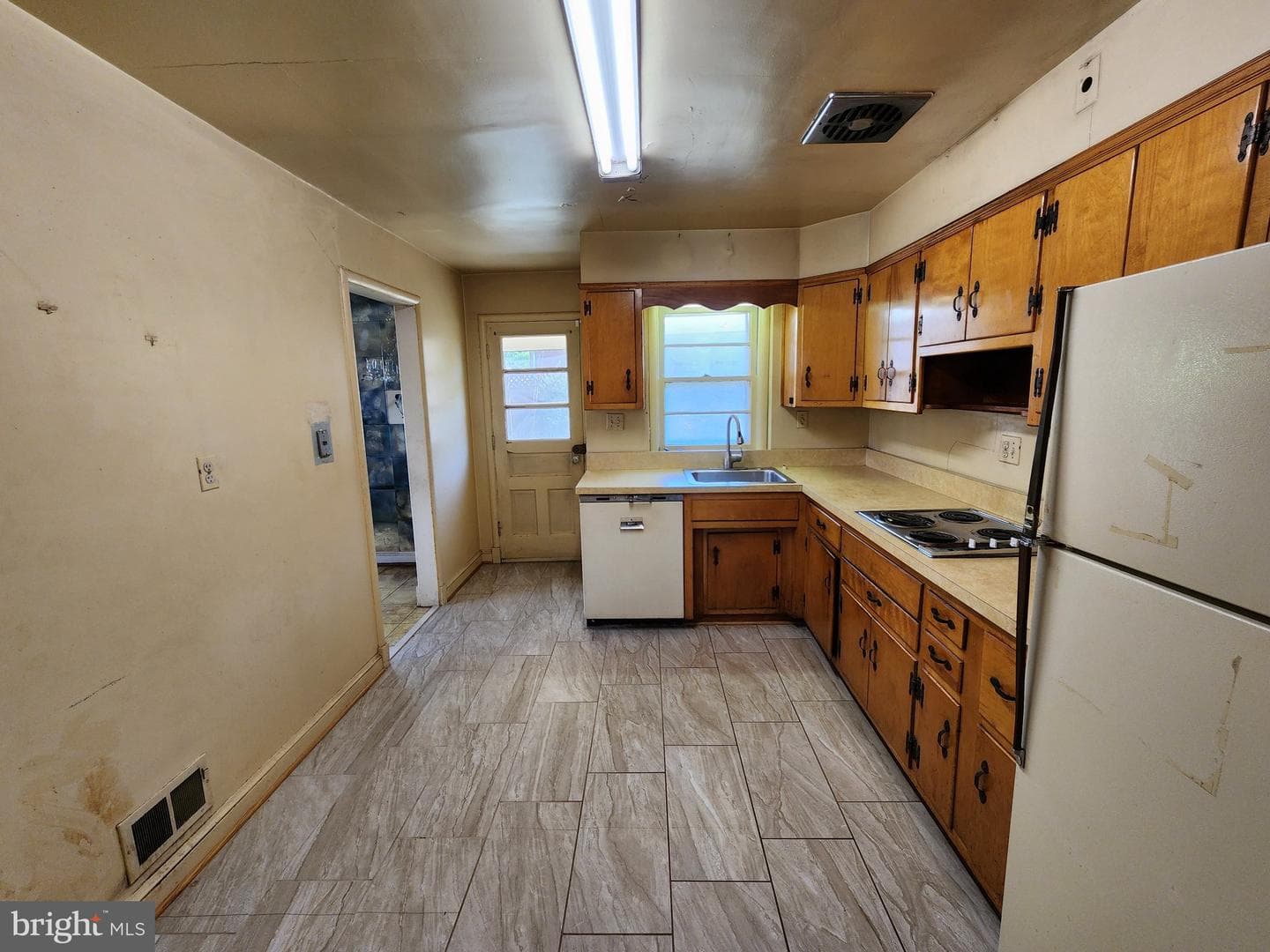 9709 Admiralty Drive photo 13