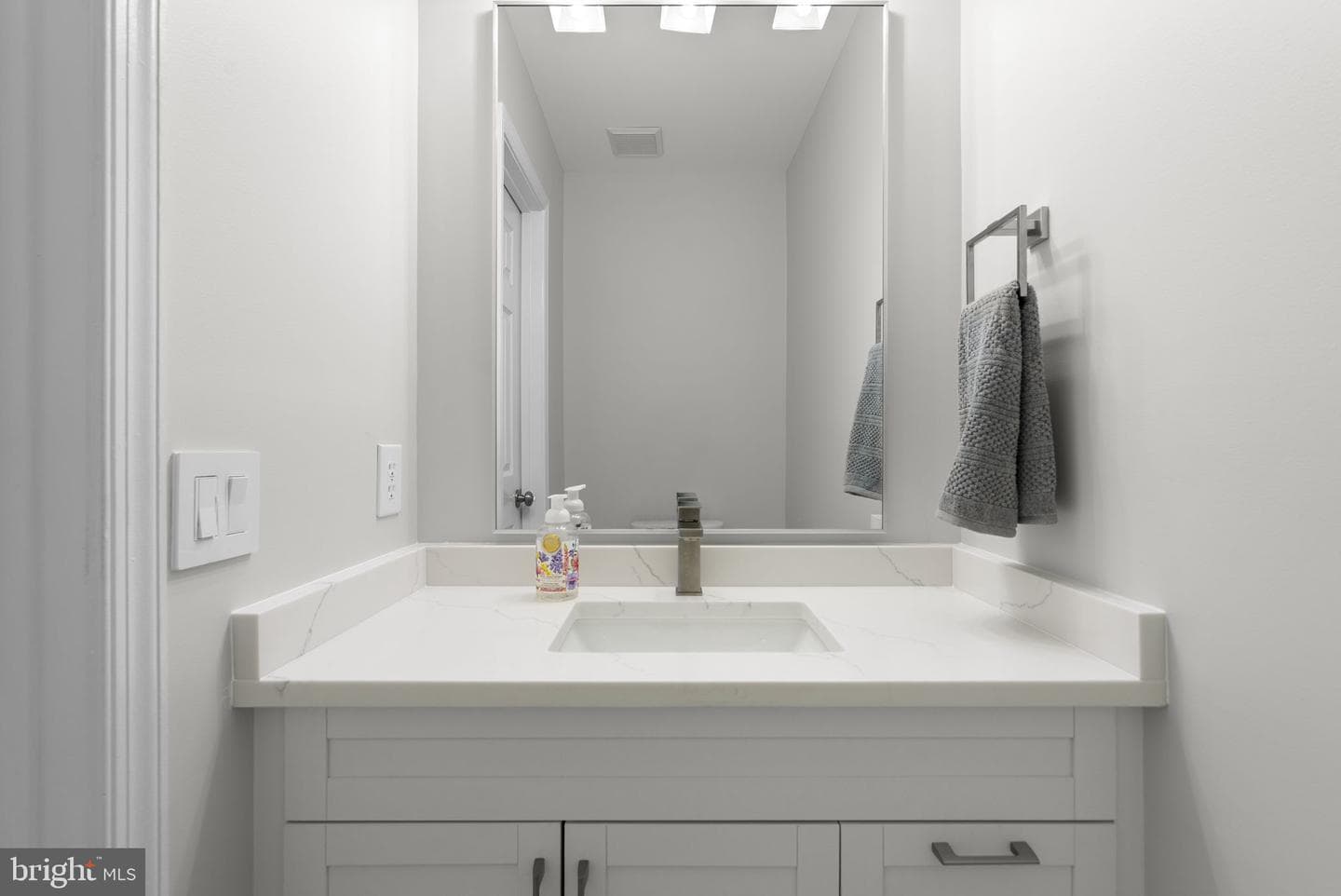 2700 Snowberry Place photo 35