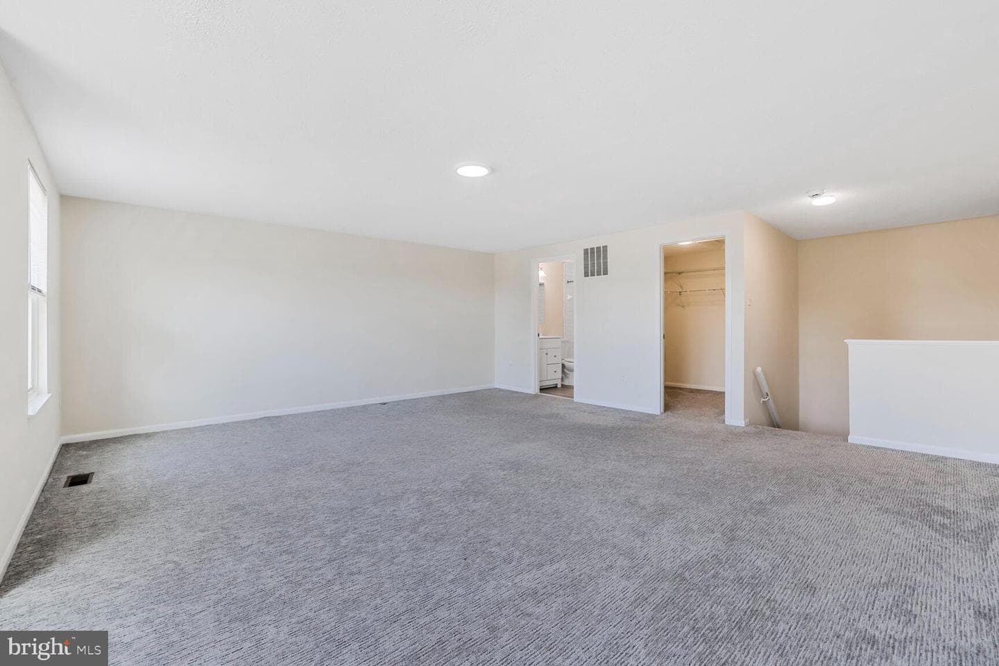 522 Palmtree Drive photo 10
