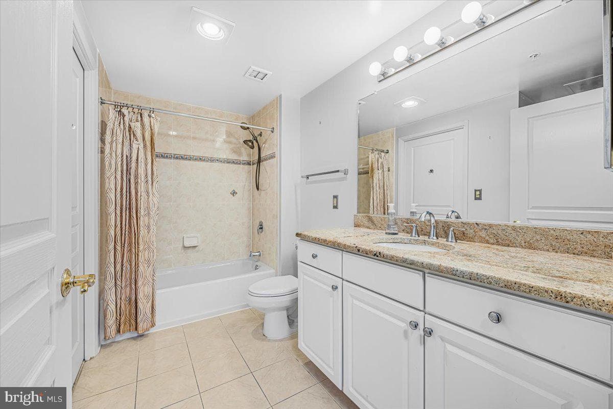 7111 Woodmont Avenue #308 photo 16