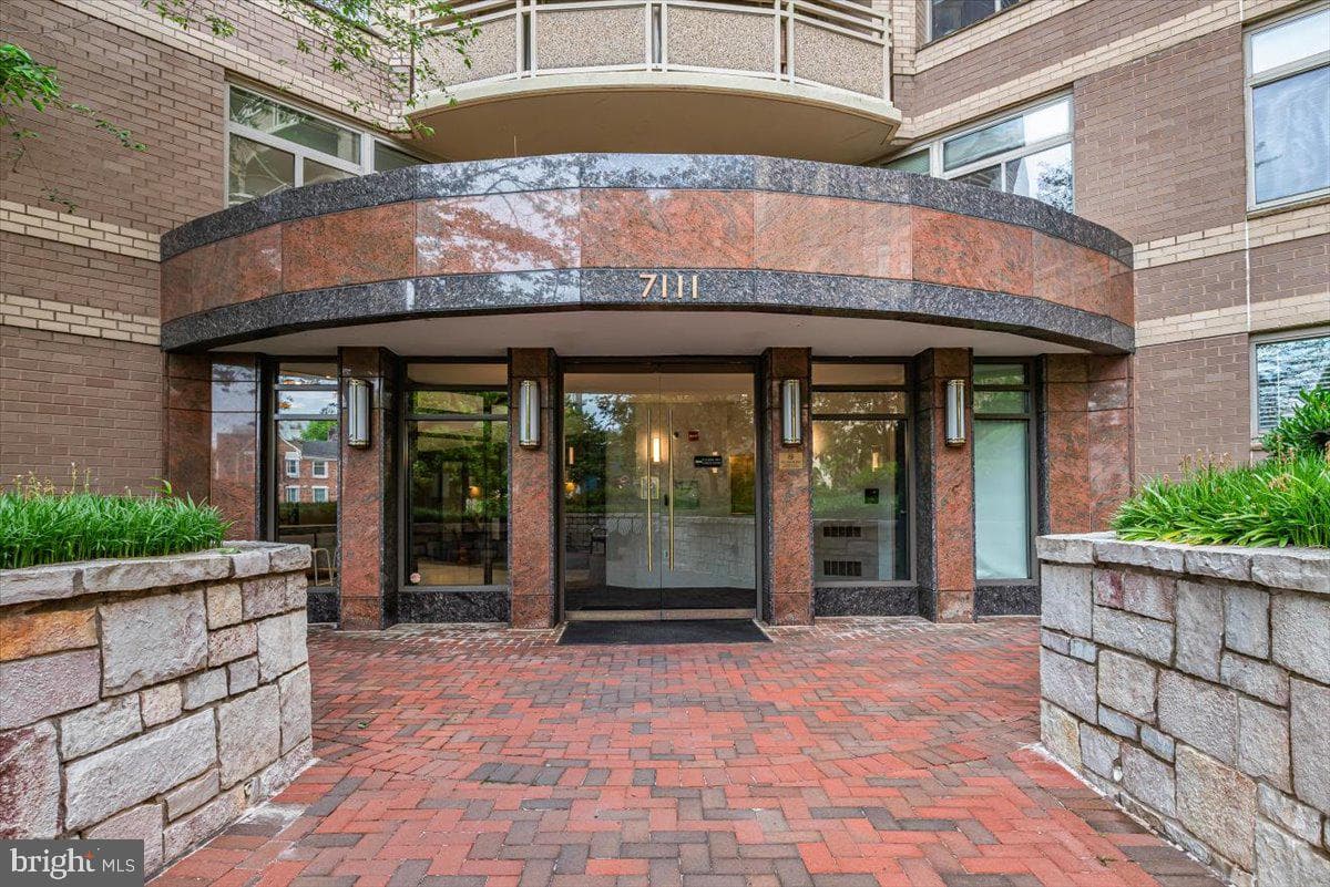 7111 Woodmont Avenue #308 photo 3