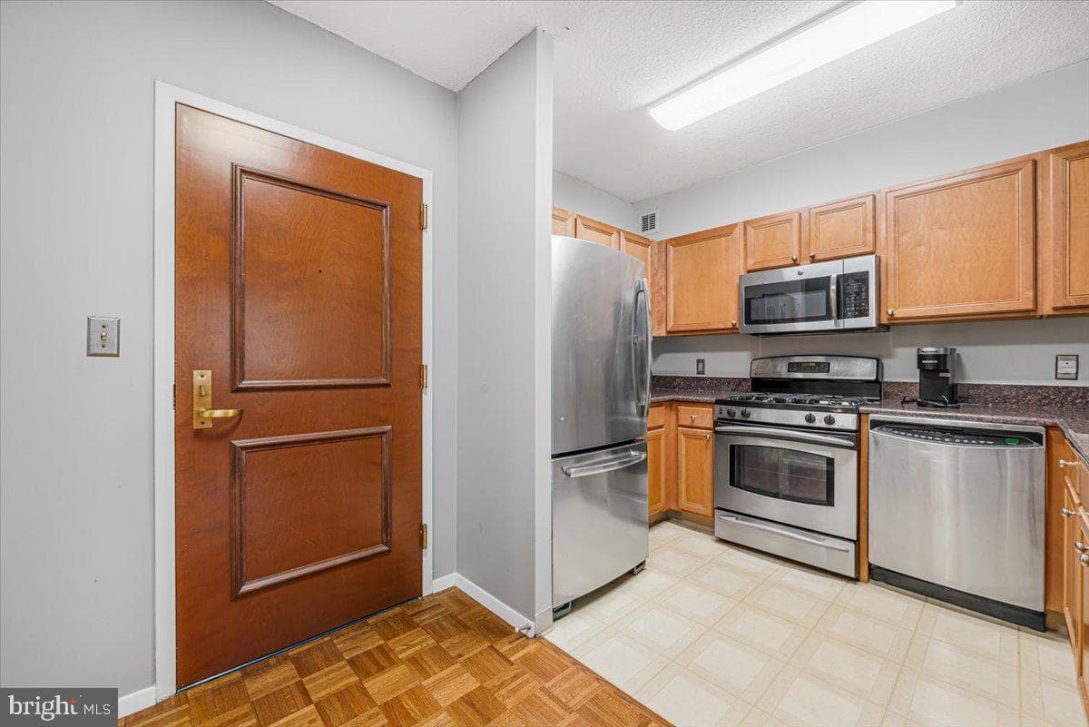 7111 Woodmont Avenue #308 photo 6