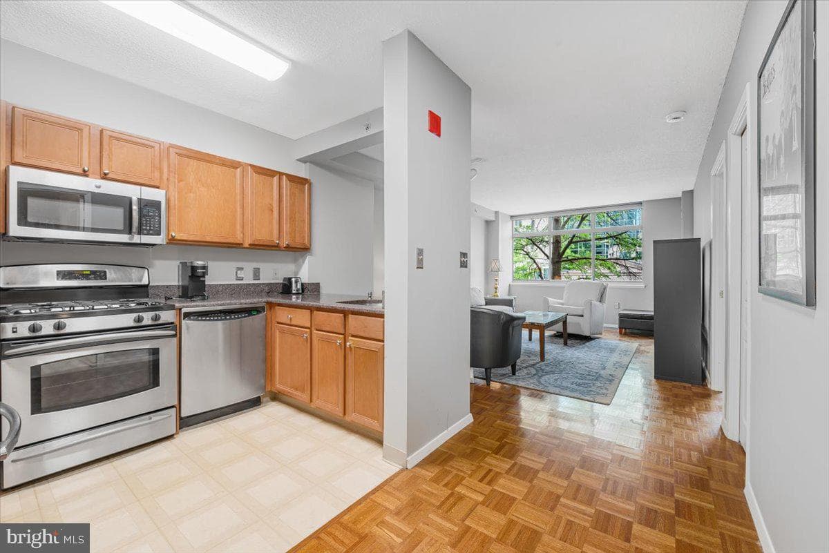 7111 Woodmont Avenue #308 photo 9