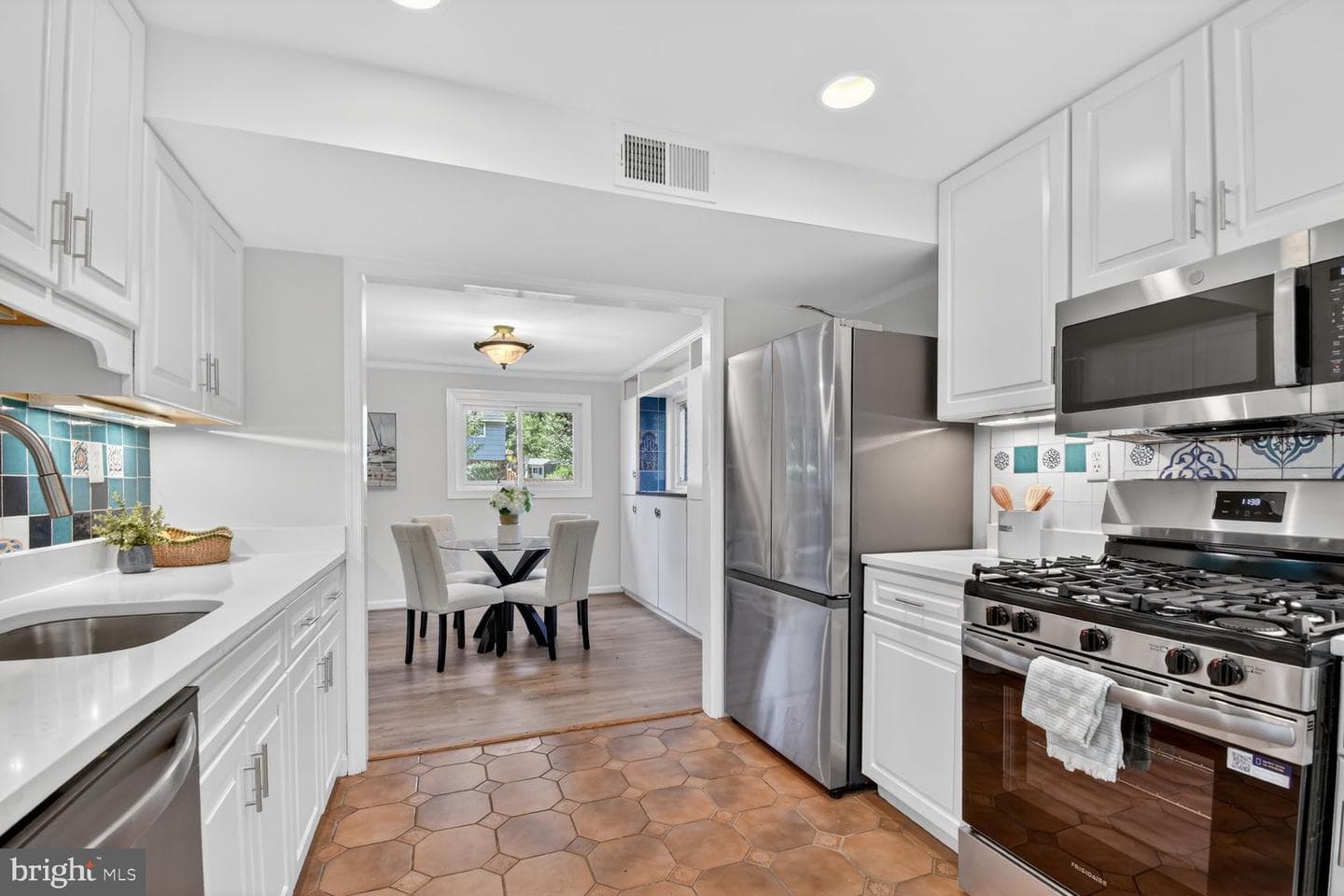 4401 Ferrara Drive photo 12