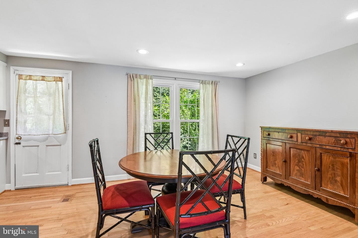 9300 Judge Place photo 6