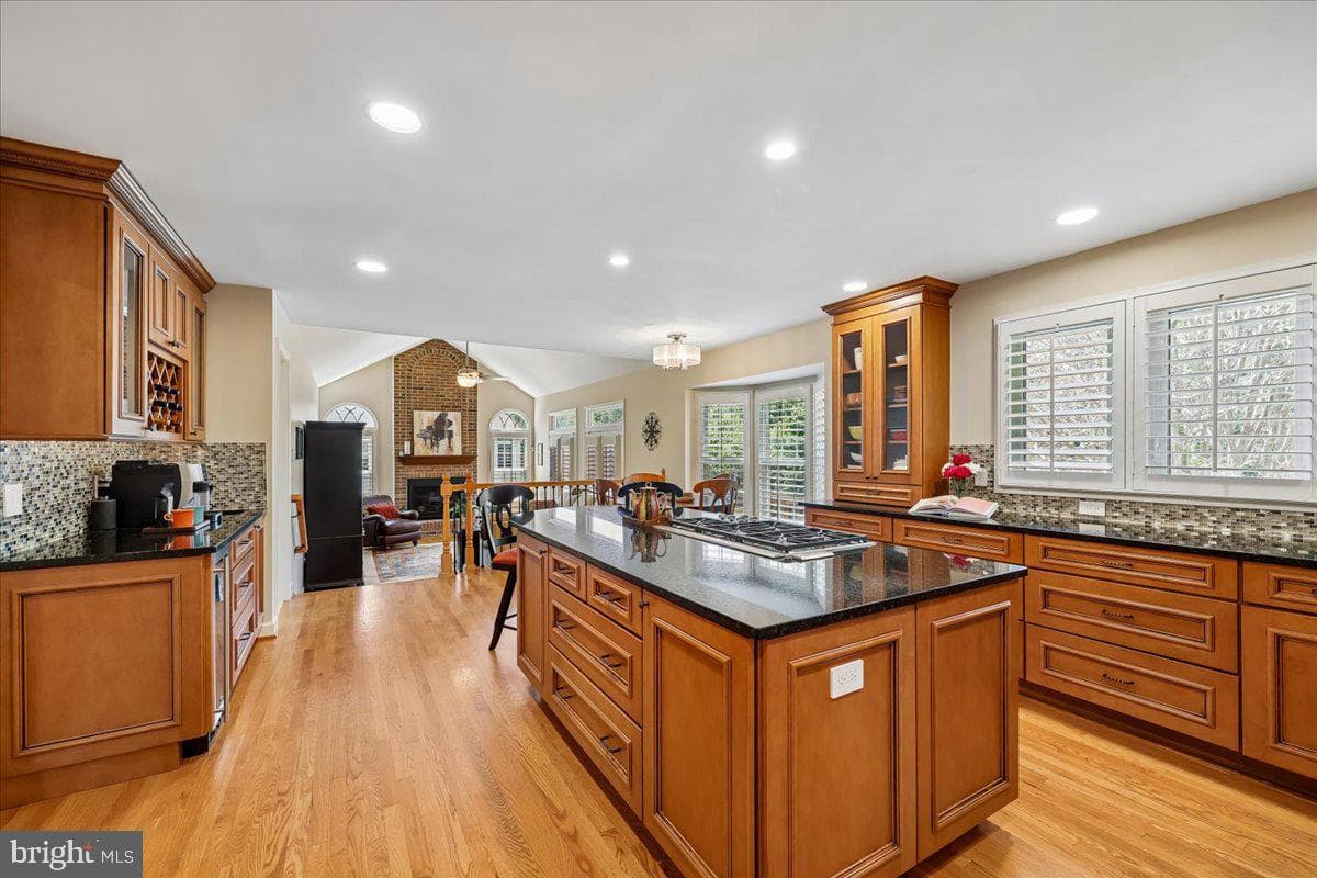 14304 Shoreham Drive photo 29
