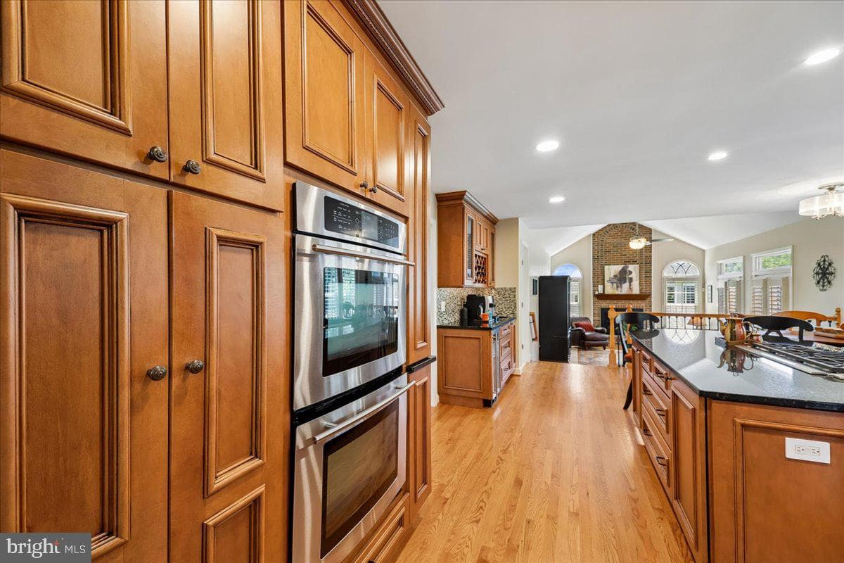 14304 Shoreham Drive photo 35