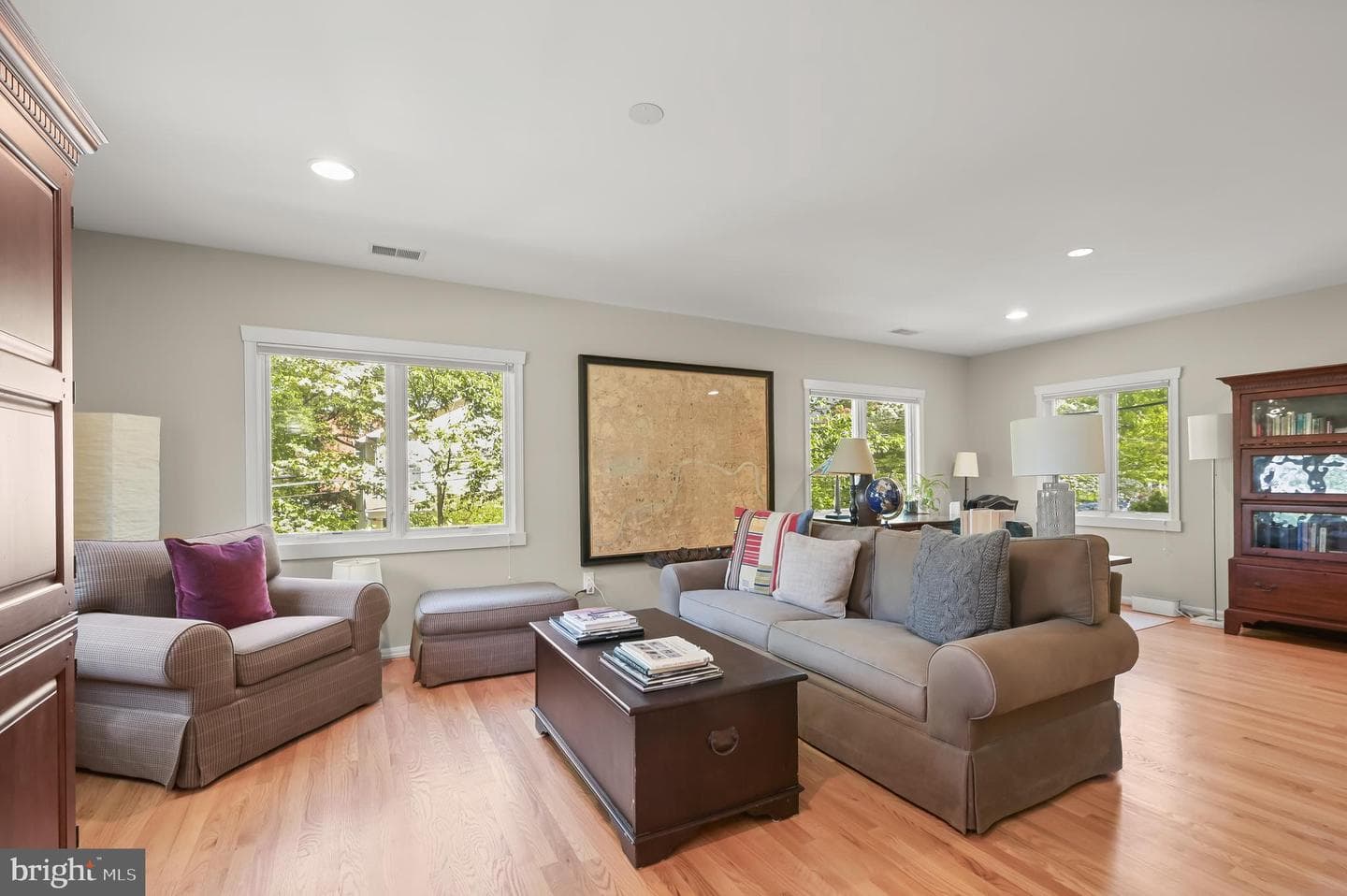 130 Grant Avenue photo 40