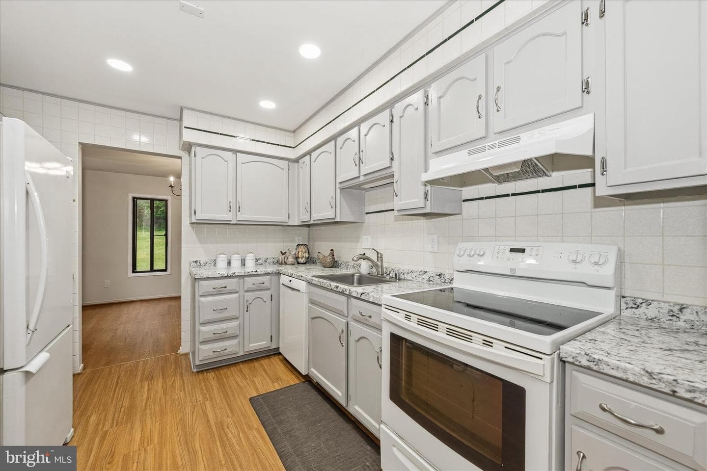 9700 Shadow Oak Drive photo 15