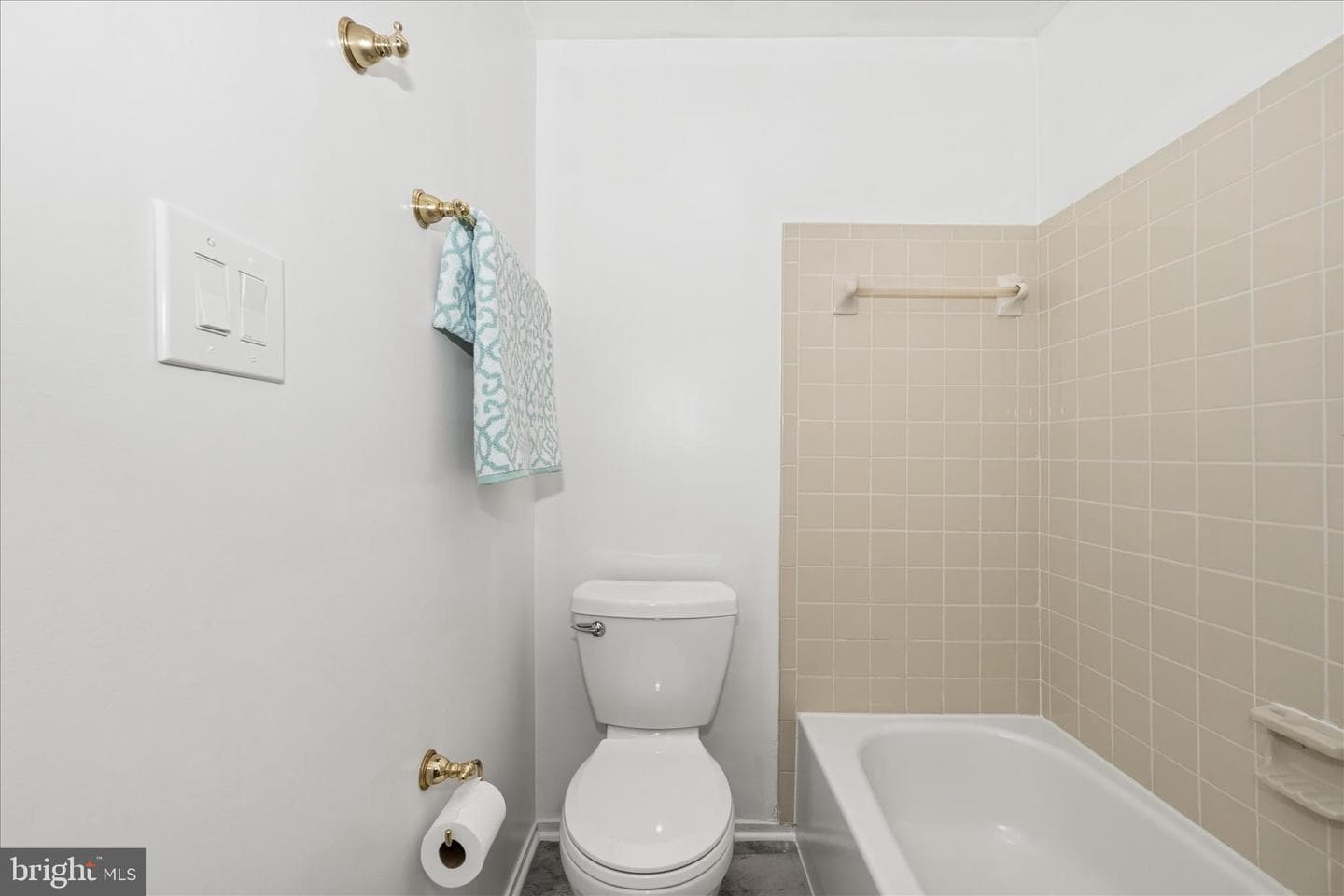 9700 Shadow Oak Drive photo 36
