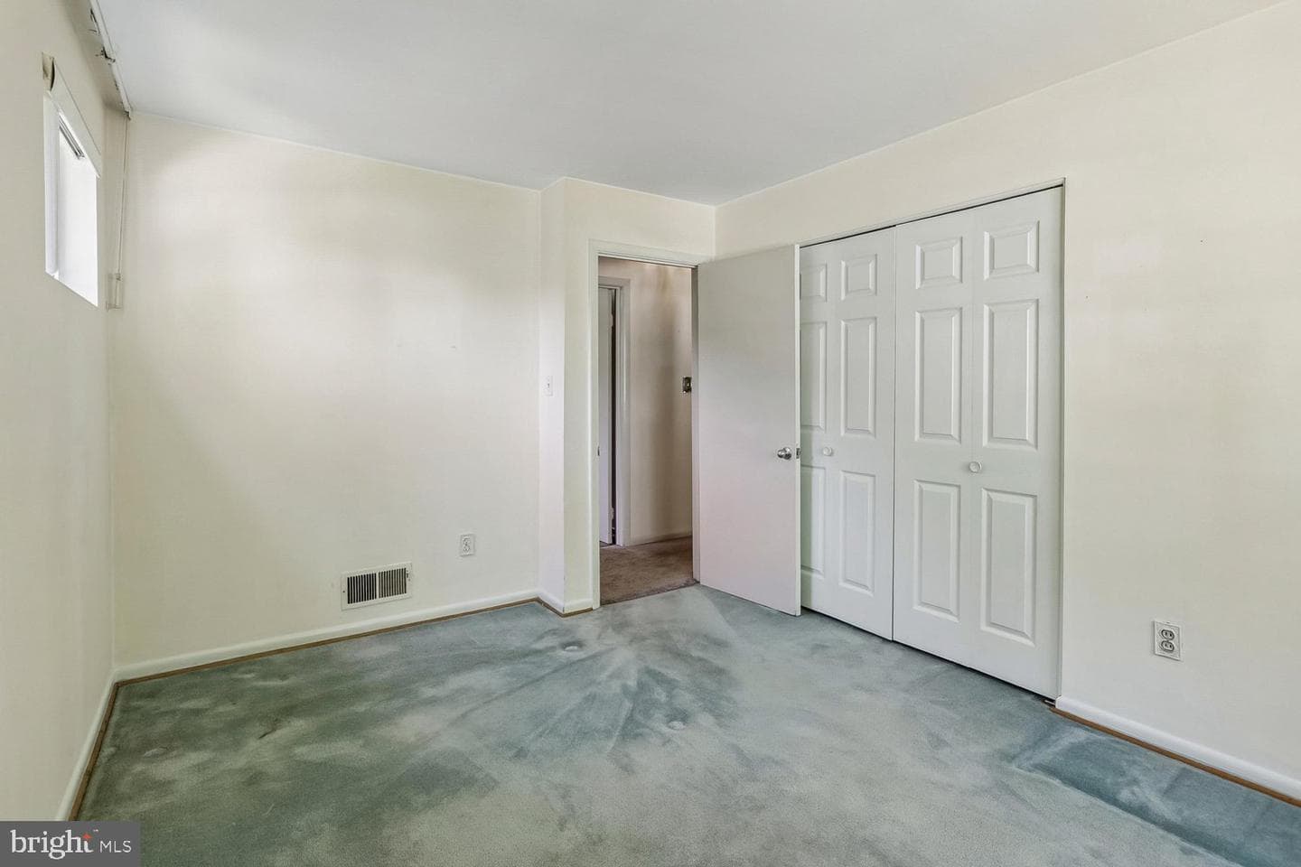 902 Malta Lane photo 32