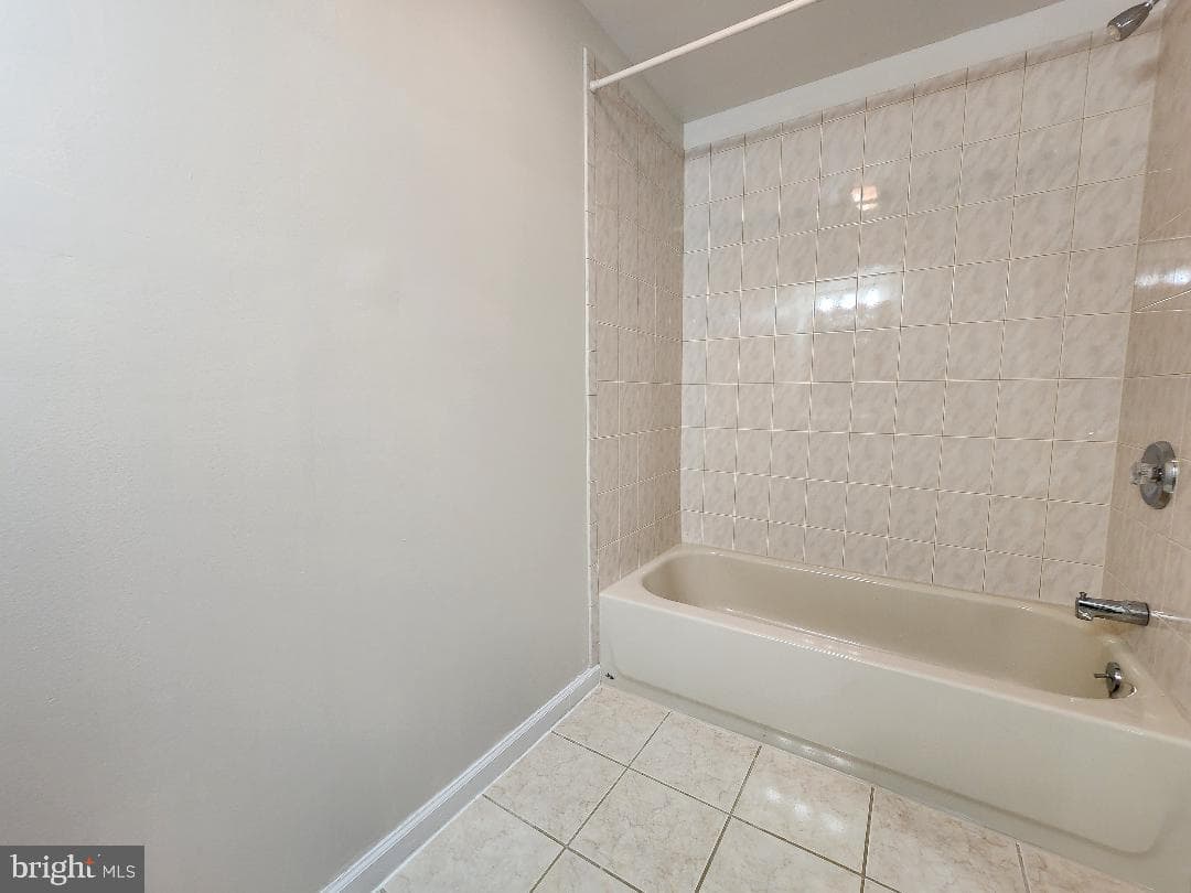 13908 Bergenfield photo 23