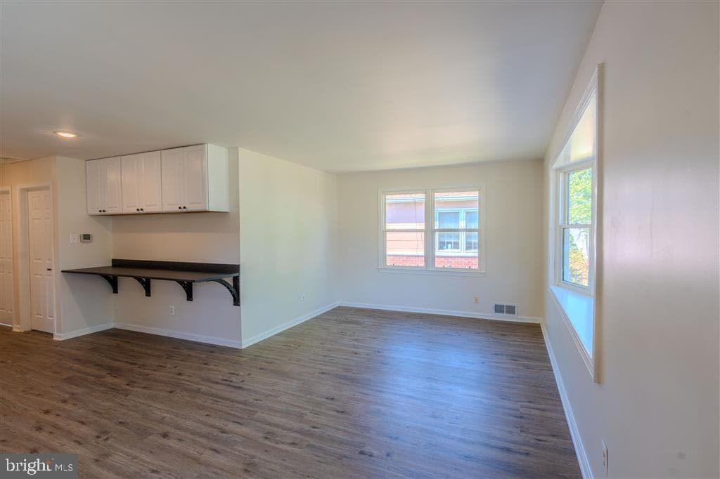 12324 Centerhill Street photo 6