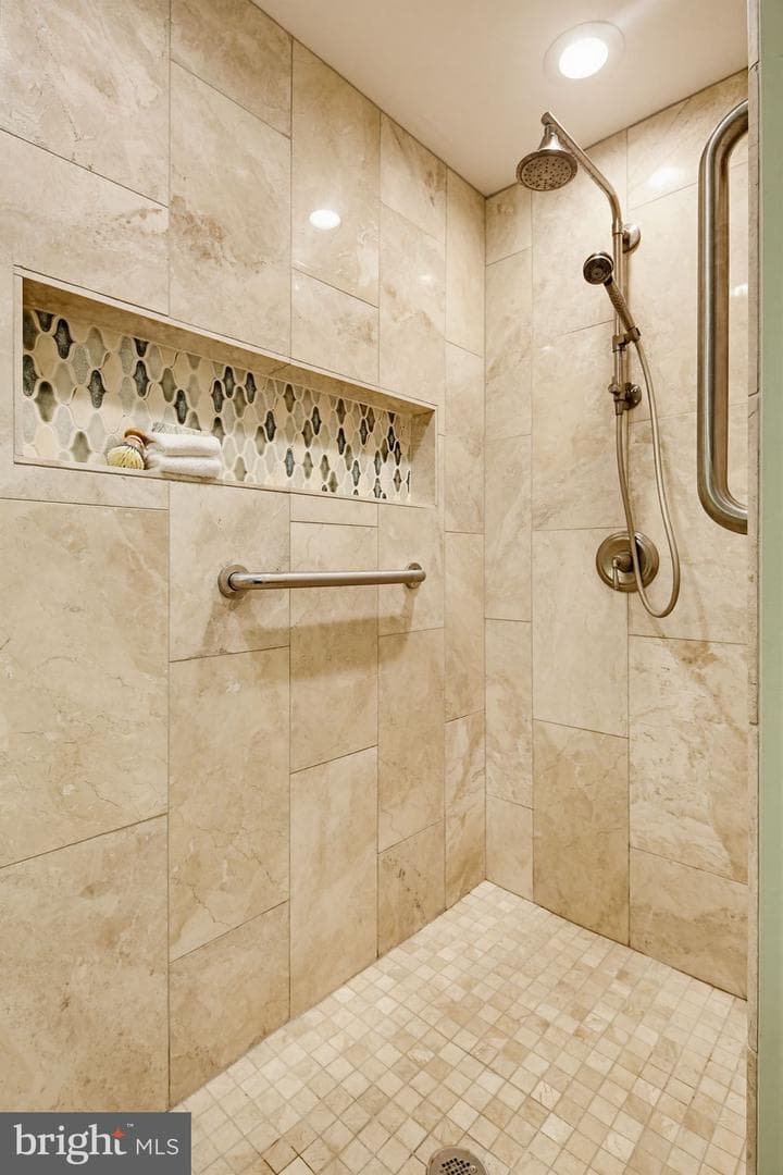 17004 Woodale Drive photo 39