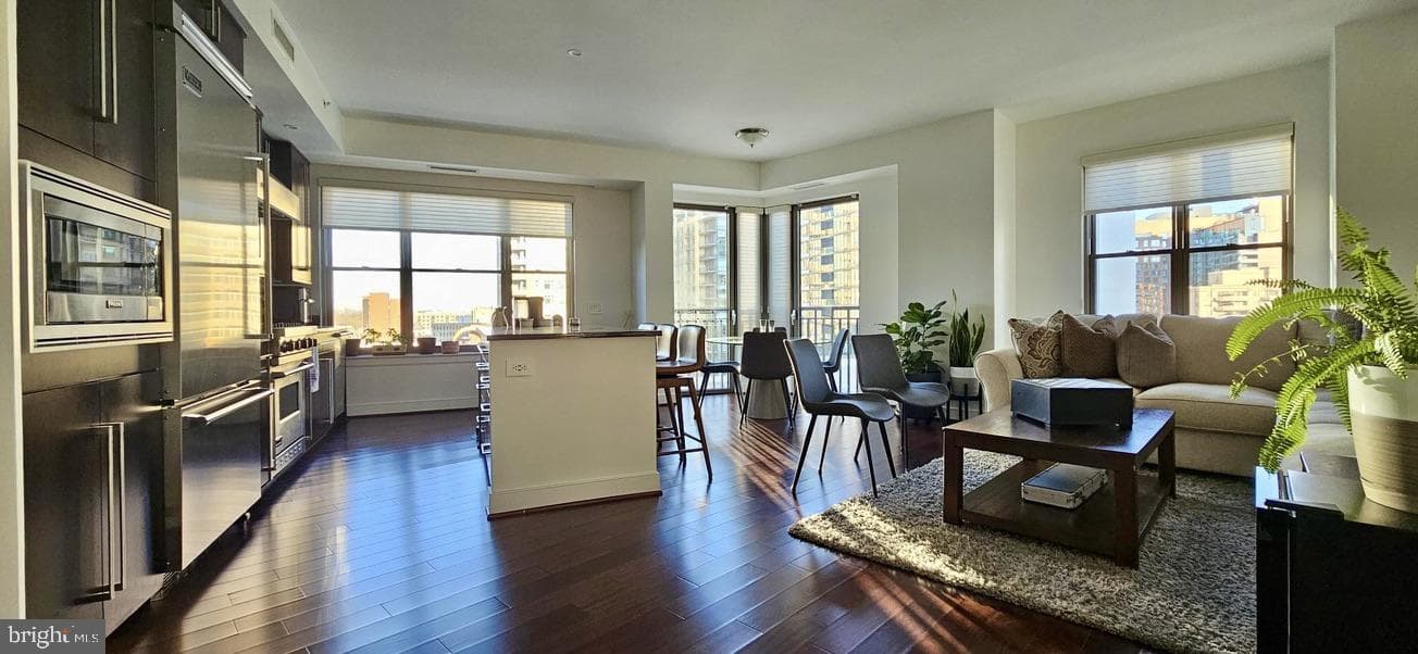 7710 Woodmont Avenue #811 photo 4