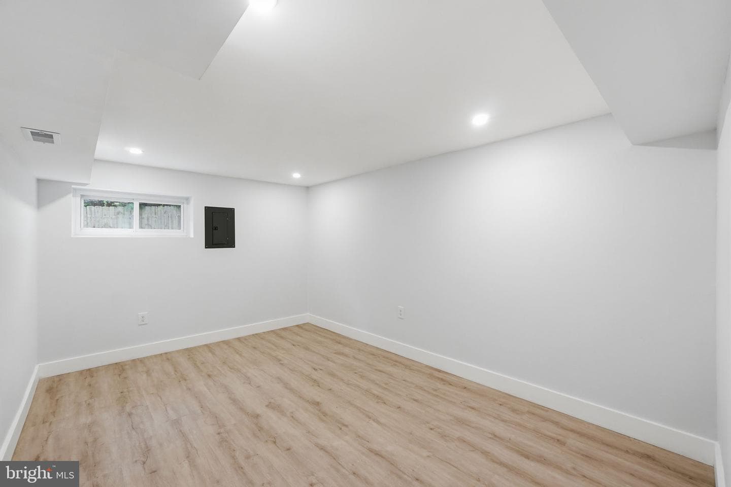 13710 Arctic Avenue photo 40