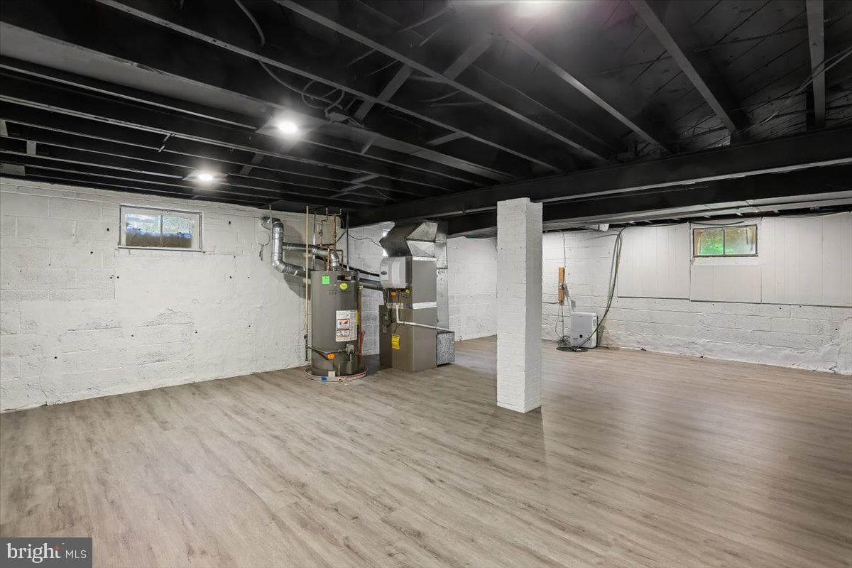 10701 Brunswick Avenue photo 37