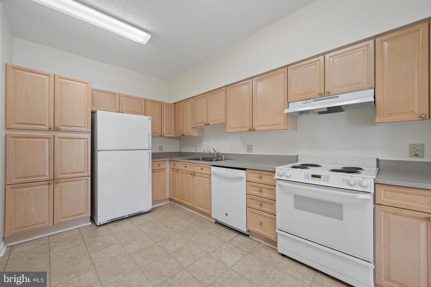 2904 N Leisure World Blvd # 308 photo 31