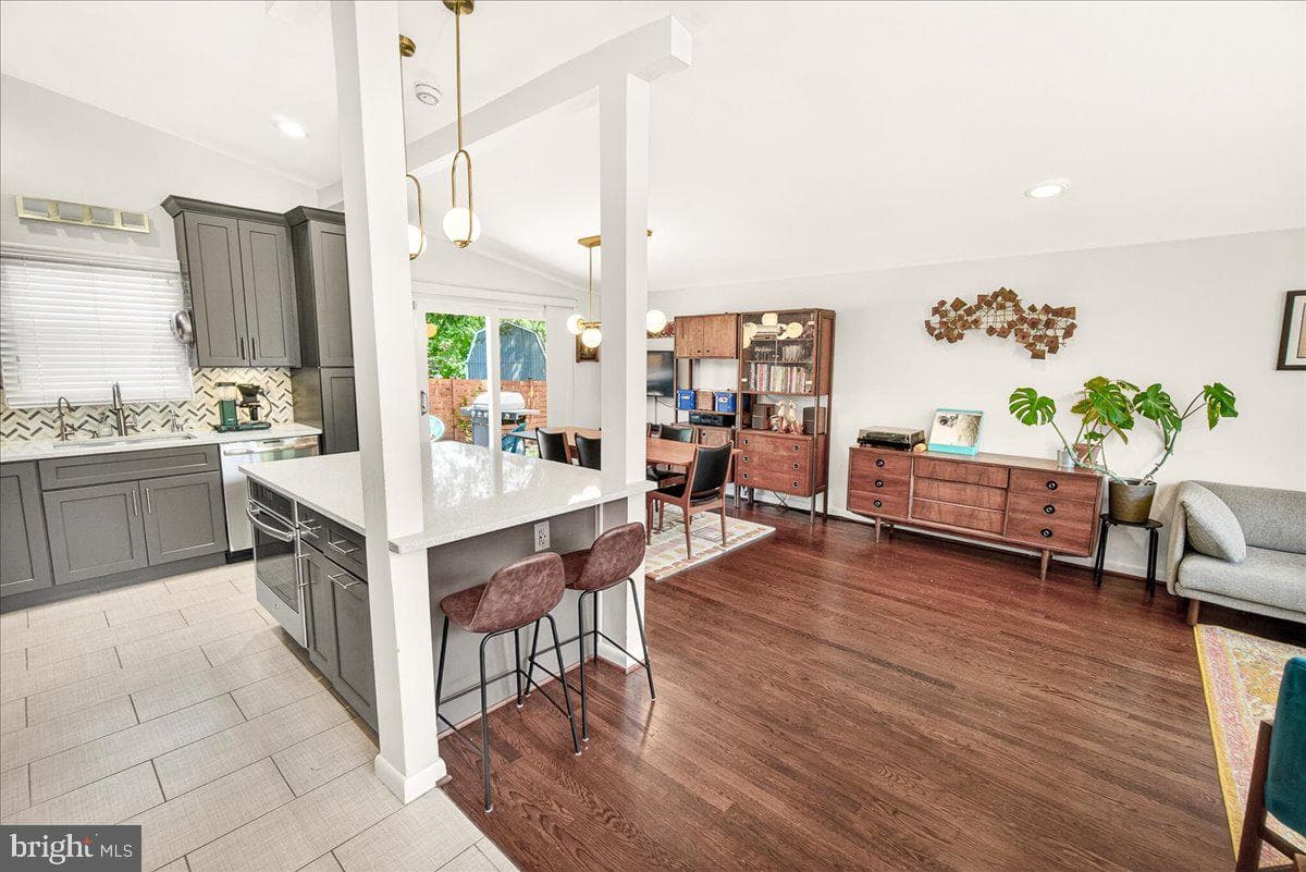 707 Hyde Road photo 10