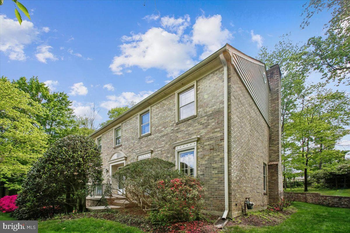 9208 Fall River Lane photo 41