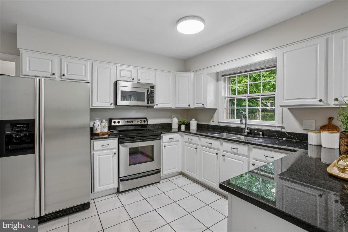 9208 Fall River Lane photo 9