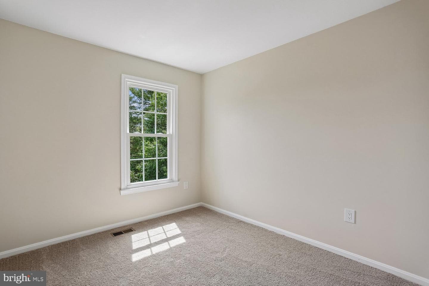 10804 Douglas Avenue photo 28