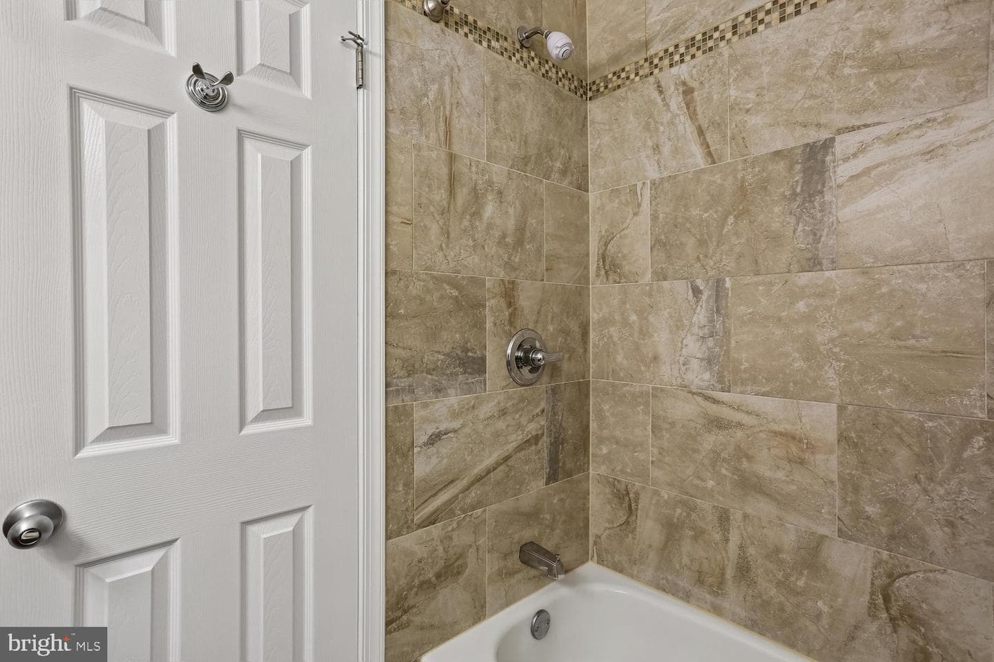 10804 Douglas Avenue photo 33