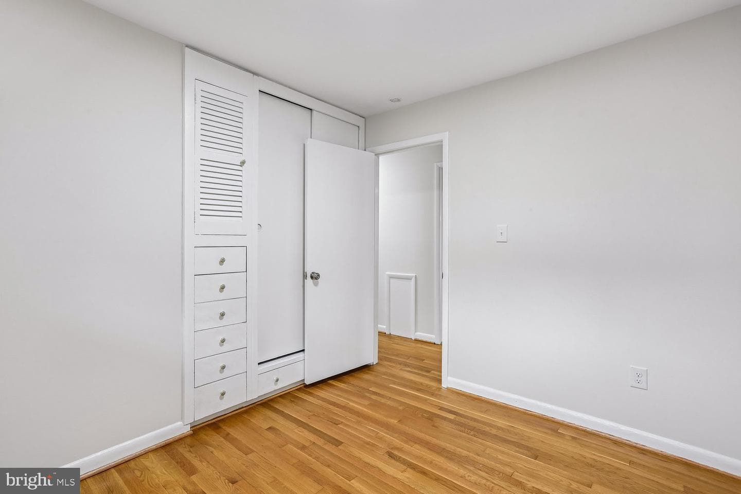 907 Hoyt Street photo 37
