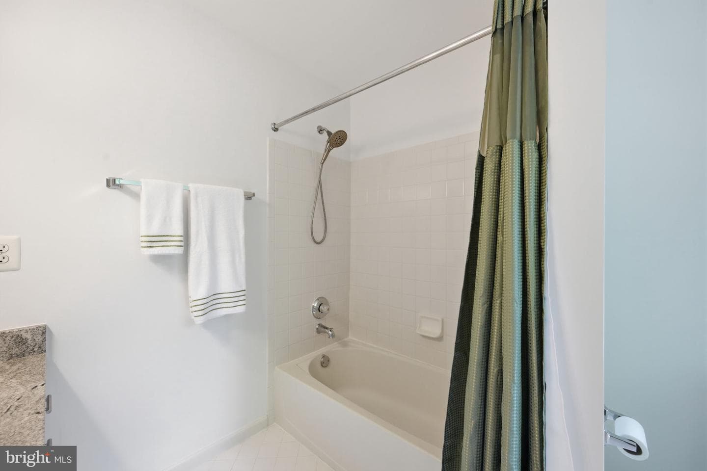 308 Barnside Place photo 34