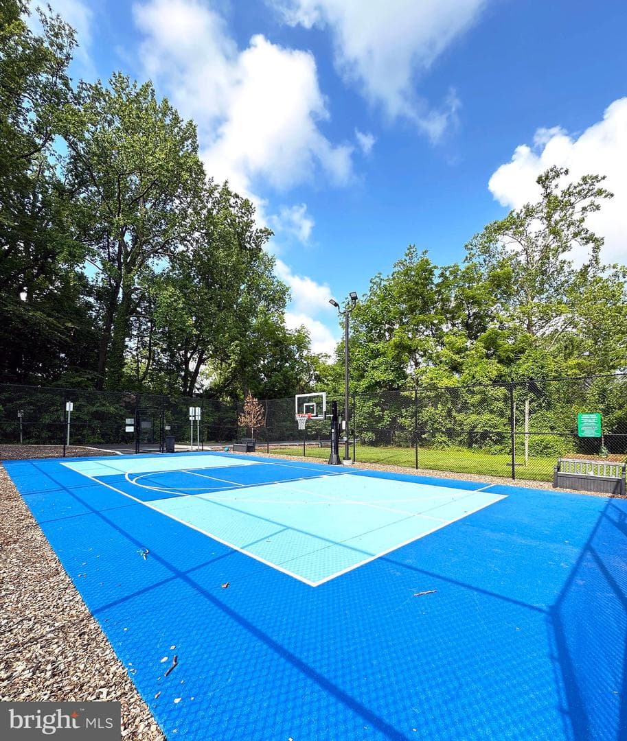 6211 Yorkshire Terrace photo 43