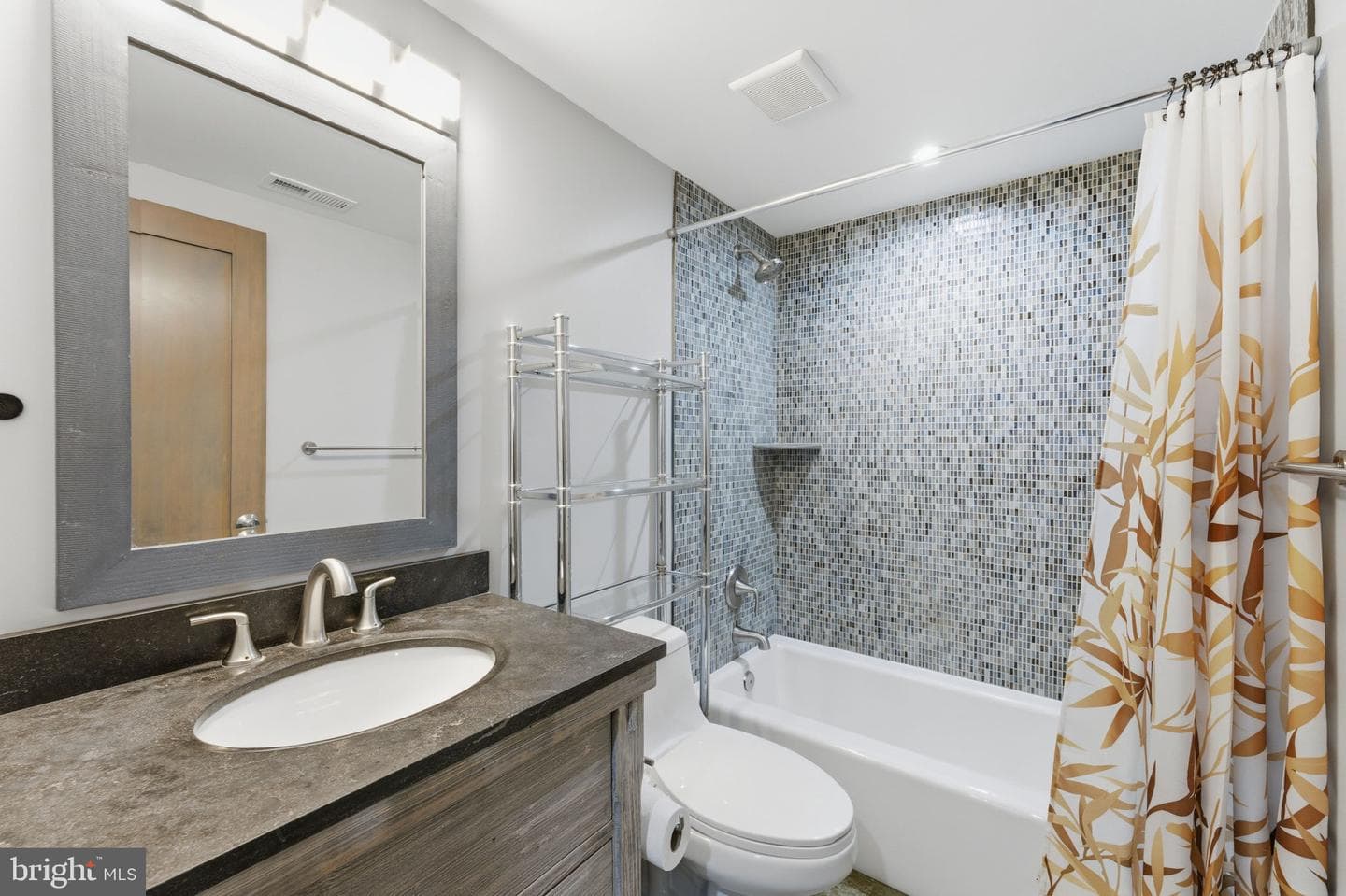 8209 Flower Avenue photo 100
