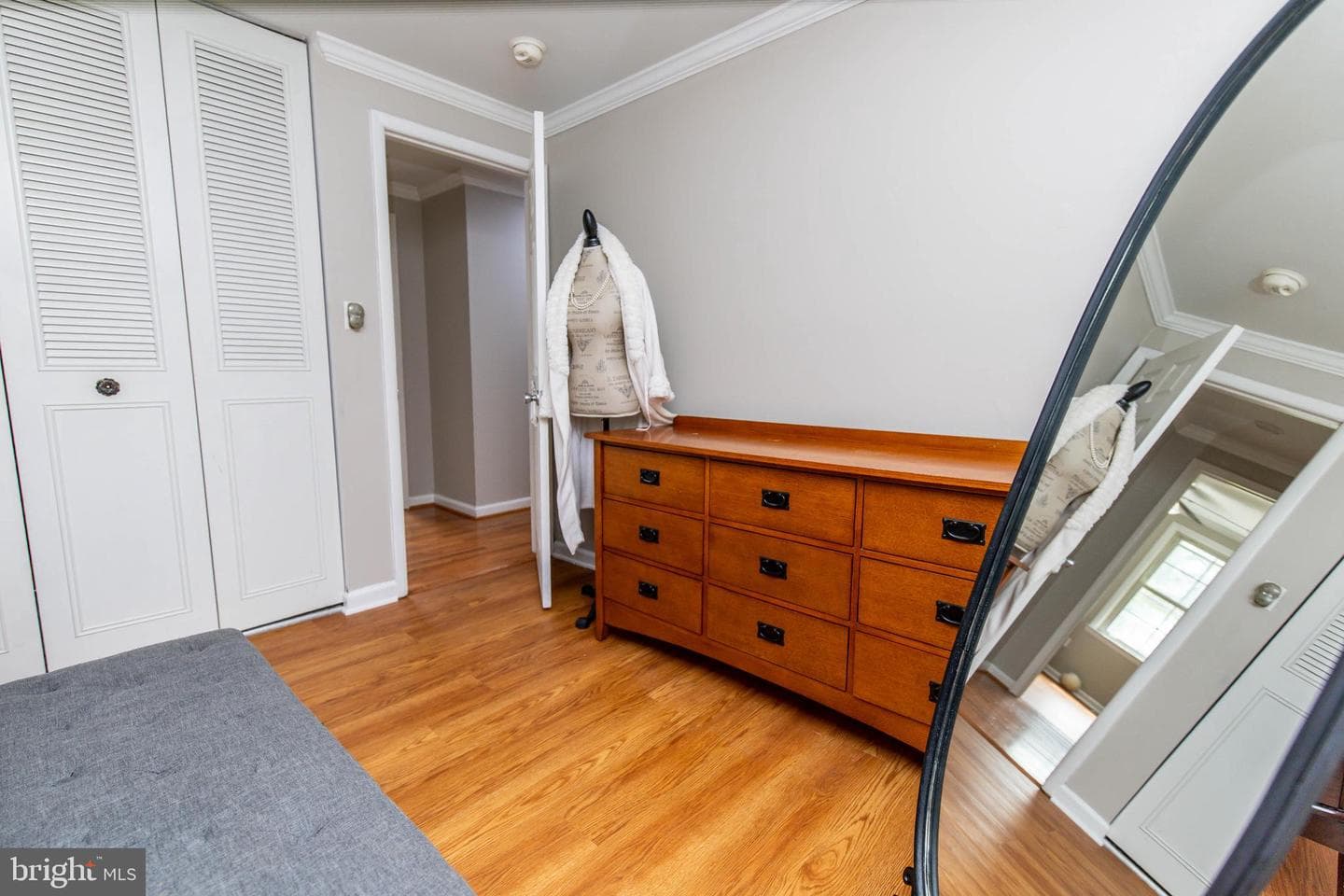15613 Wembrough Street photo 25