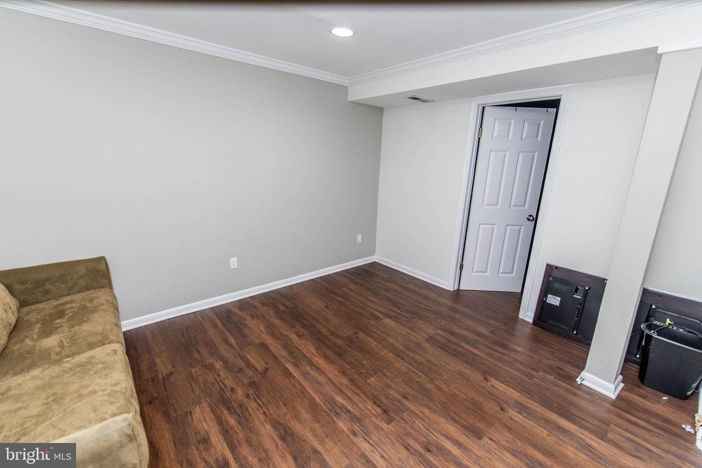 15613 Wembrough Street photo 34