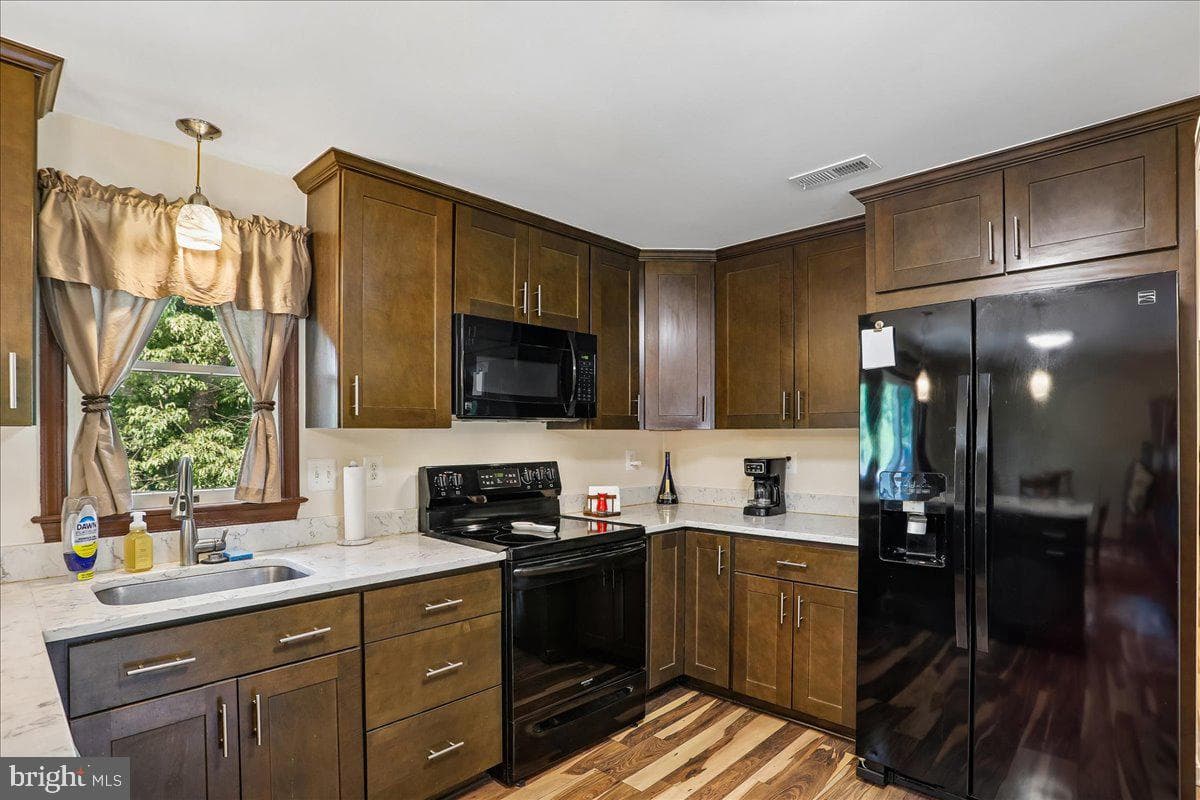 23920 Janbeall Court photo 4