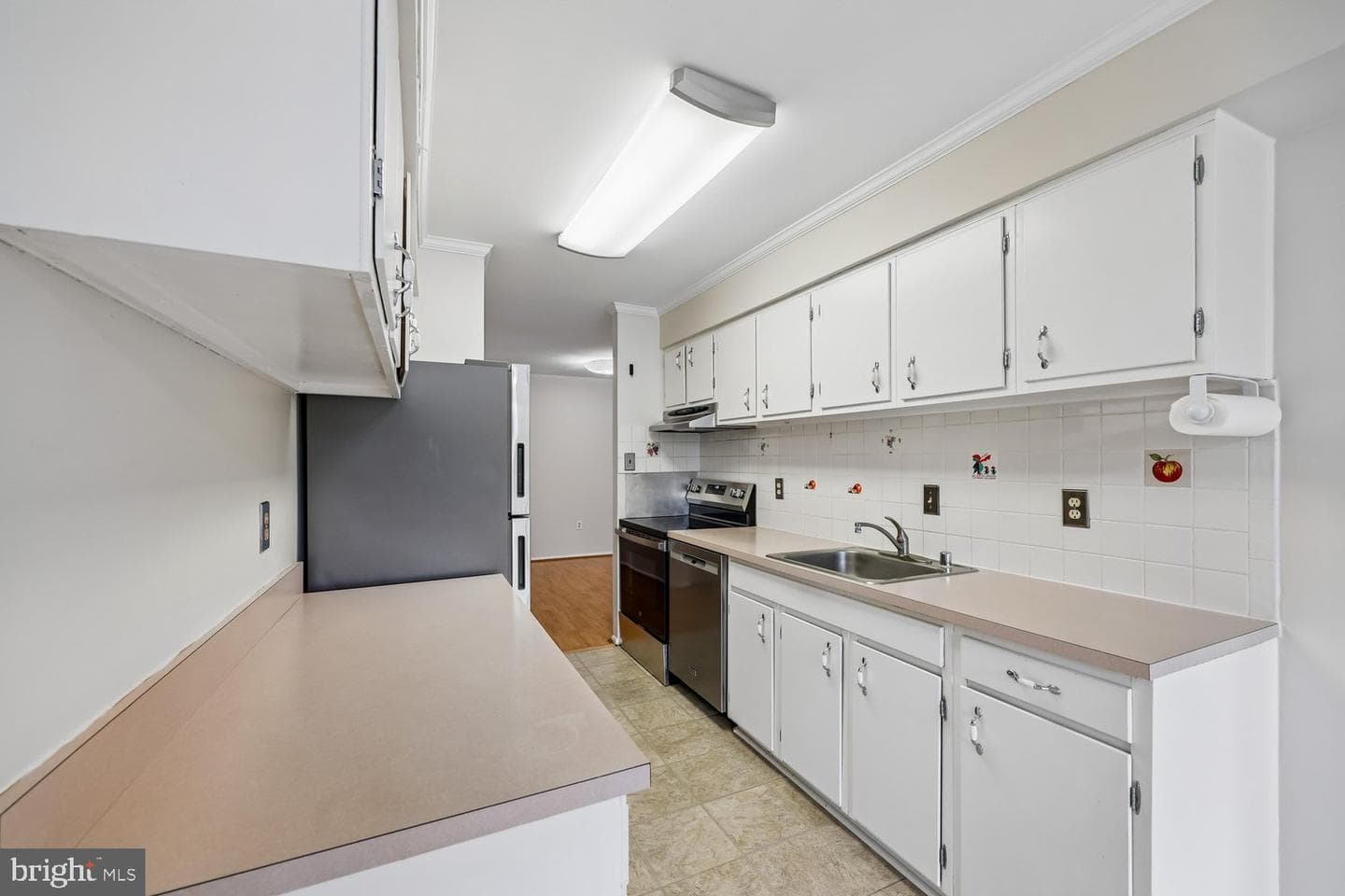 421 Christopher Avenue #14 photo 31