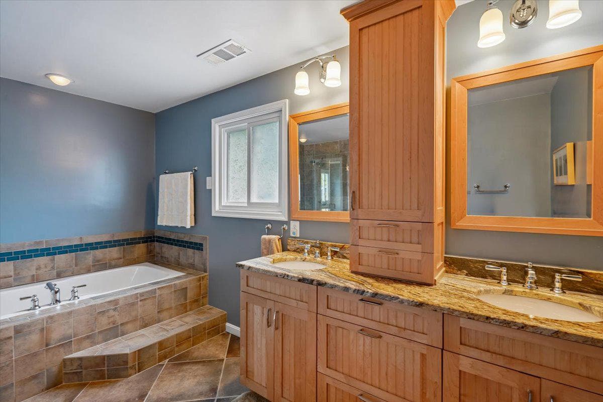 5117 Wickett Terrace photo 31