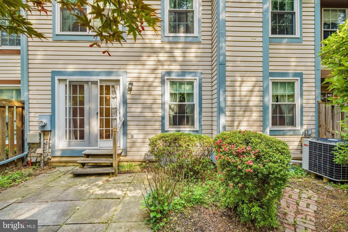 13102 Hugo Place photo 25