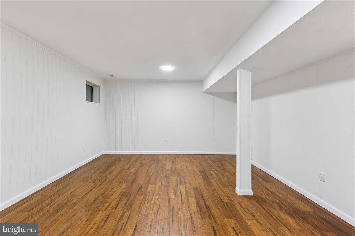 12234 Greenleaf Avenue photo 38
