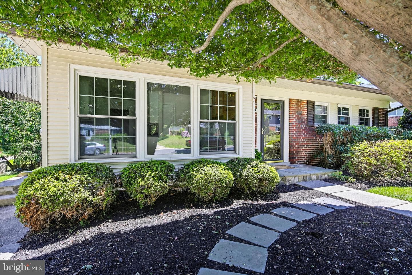 504 Waterford Road photo 3